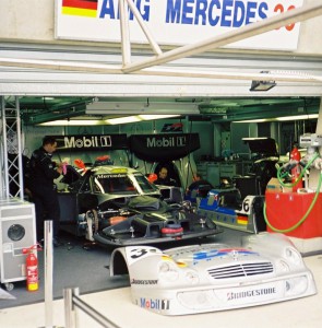 Le Mans Pits: Mercedes CLK-LM