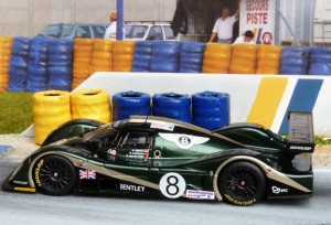 Bentley Exp Speed 8 Le Mans 2001 (Modell: IXO)