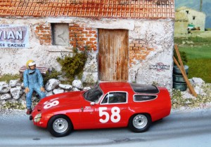 Targa Florio 1964, Alfa Romeo Giulia TZ (3. Platz), Bausatz in 1:43 von Tron, Diorama von Eau Rouge