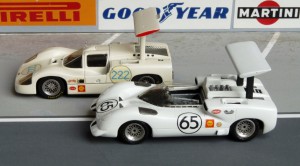 vorn: Chaparral 2E, Canam-Saison 1966 (Modell: Bausatz von John Day), hinten: Chaparral 2F, Targa Florio 1967 (Marsh Models)