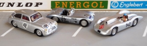 Borgward RS: links Le Mans Coupé (Swiss Mini), Mitte Nürburgring 1958 (Premium Classics), rechts RS von 1952 (Kaiser Models)